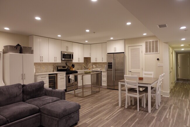 Foto del edificio - 34 Channing St NW