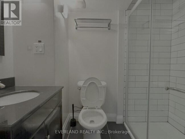 Photo du bâtiment - 7 Shaughnessy Blvd