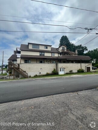 Building Photo - 921 Union St