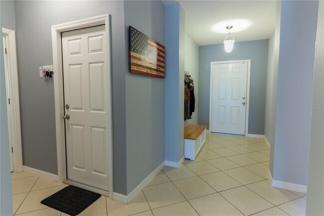Building Photo - 4830 Rockvale Dr