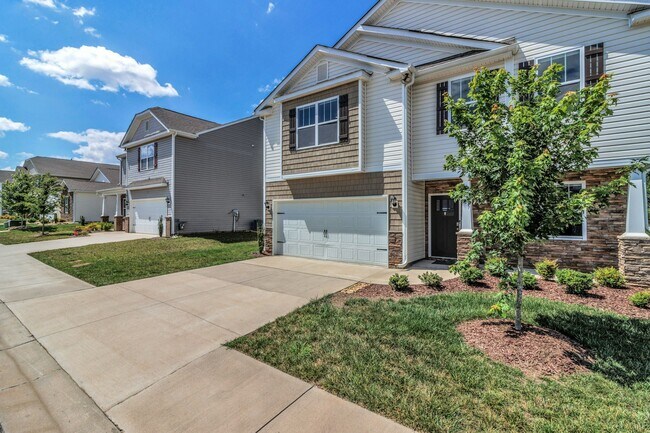 Foto del edificio - 305 Woodnettle Ln