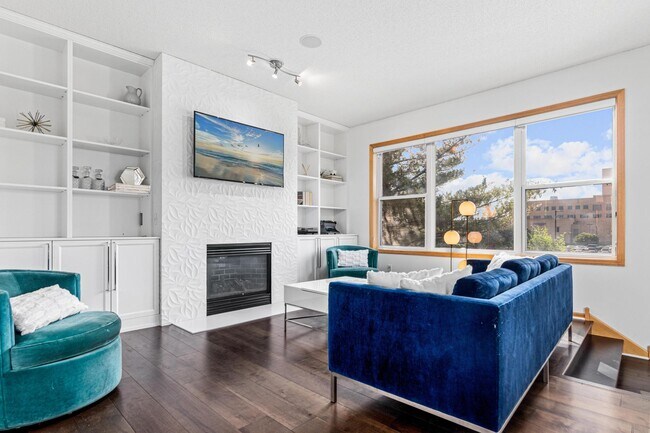 Living room - 57 4th Ave N