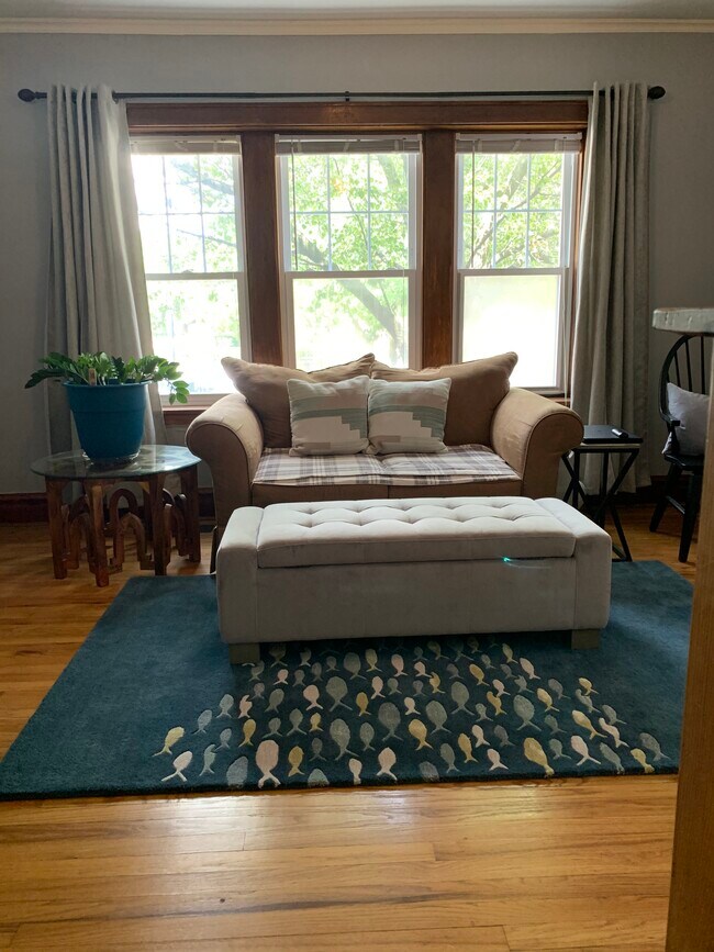 sala de estar - 5351 W Berteau Ave