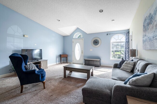 Building Photo - 15678 Moss Hollow Dr