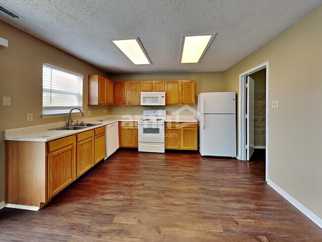 Foto del edificio - 6303 Abaca Way