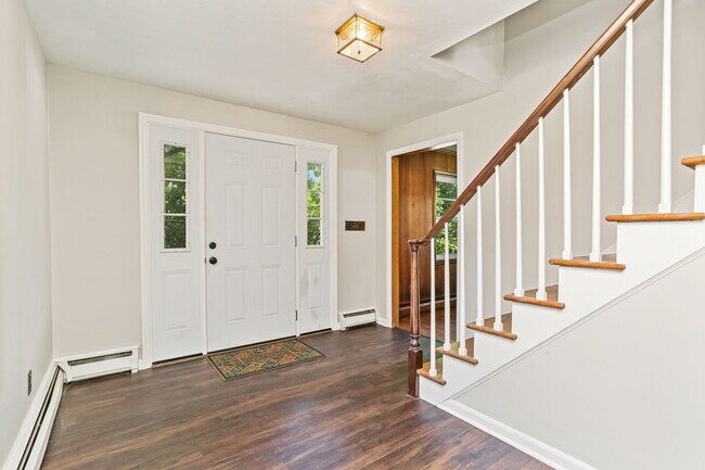 Building Photo - 38 Maplewood Dr