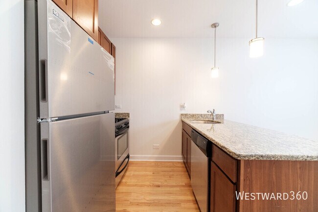 Foto del edificio - 3009 N Clifton Ave