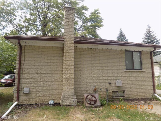 Building Photo - 21808 Pleasant Ave