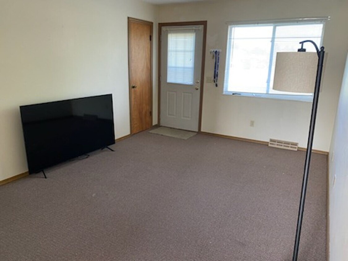 Foto del edificio - Two Bedroom One Bath Apartment in Grand Rapids