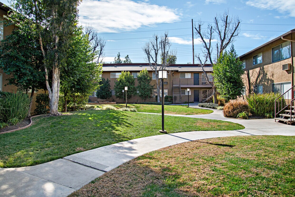 Casa Sierra Apartment Homes Apartments in Riverside, CA Westside
