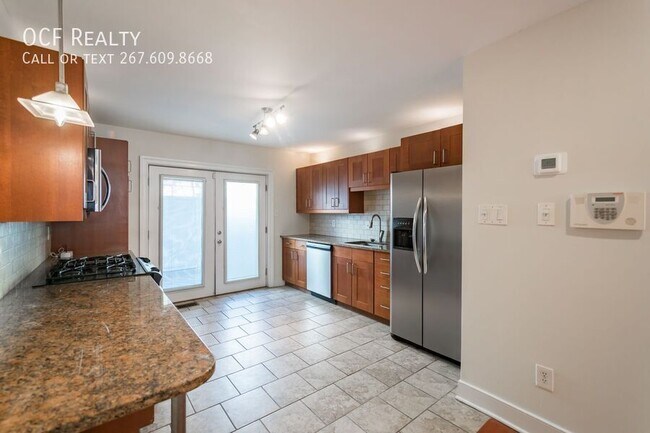 Building Photo - Two Bed South Philadelphia Home