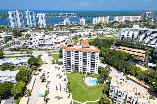 Foto del edificio - 370 Golfview Rd
