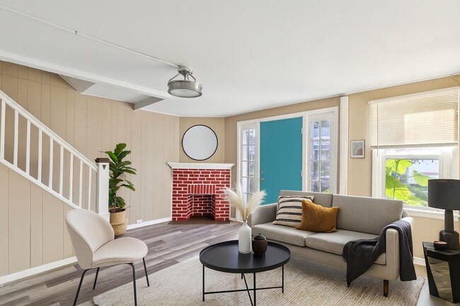 Photo - 358 E Upsal St Townhome