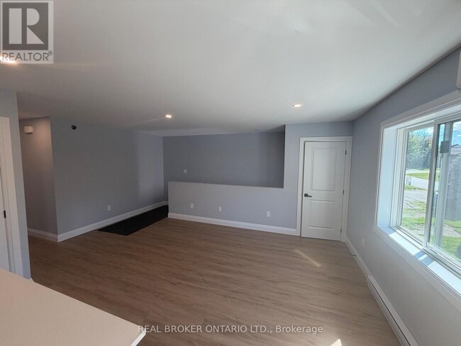 Building Photo - 4383 Huronia Rd