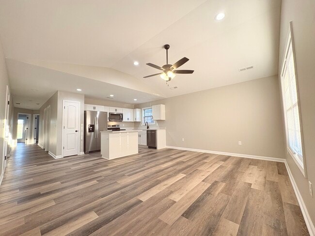 Building Photo - 7054 Caravan Dr