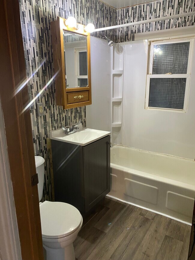 Foto del edificio - 1119 N Winnebago St