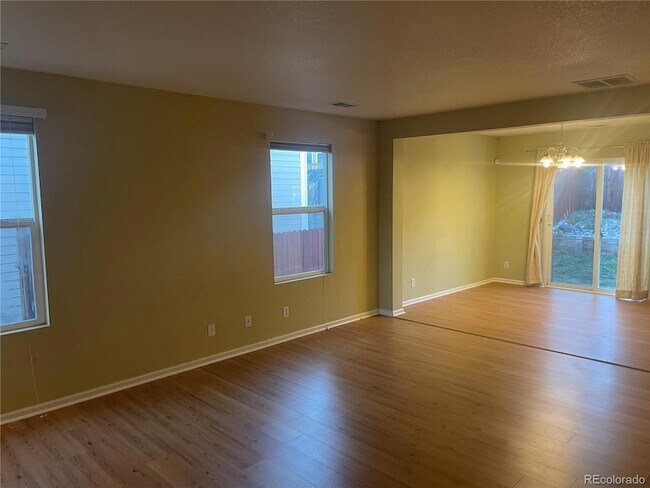 Foto del edificio - 2383 E 110th Dr