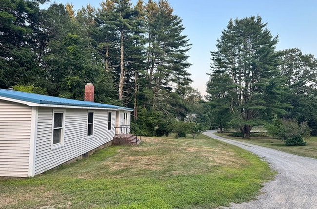 Building Photo - 473 Middle Rd