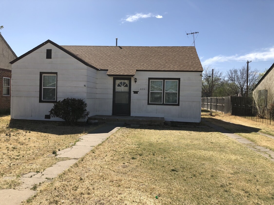 Primary Photo - CUTE 2 BEDROOM/ 1 BATHROOM/ LARGE FENCED B...