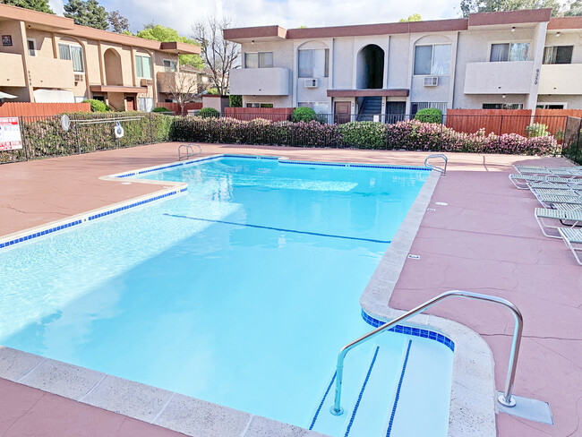 Foto del edificio - 9562 Carroll Canyon Rd