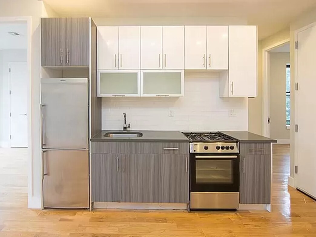 Primary Photo - 474 Lafayette Ave