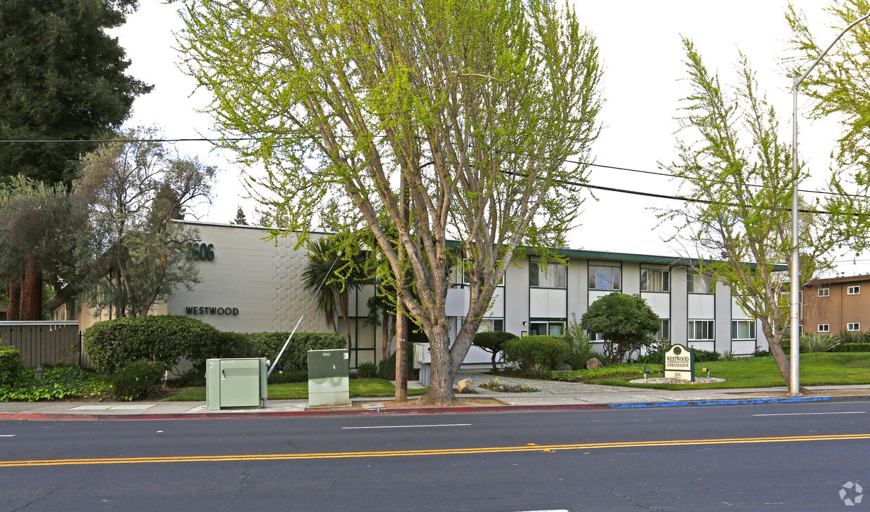 Building Photo - Westwood Ambassador