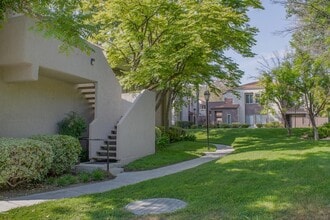 Building Photo - 522 Via Colinas