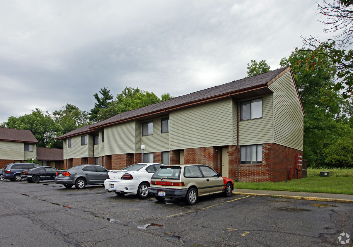 Building Photo - Newark Townhomes