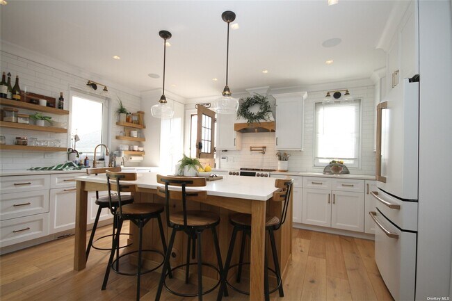 Foto del edificio - 54-18 69th Ln