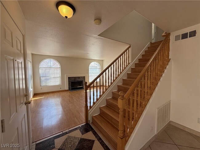 Building Photo - 9639 Silver City Dr
