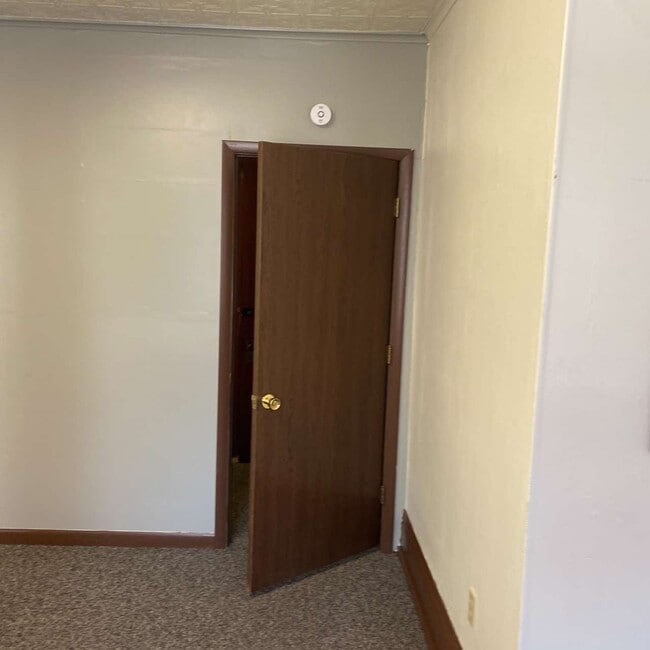 Building Photo - 217 W Washington St