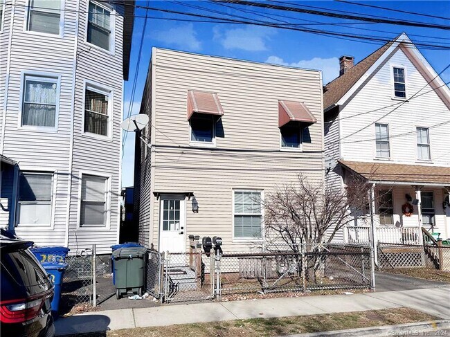 Building Photo - 361 Nichols St