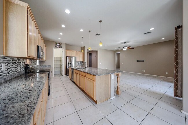 Foto del edificio - 10160 W Robin Ln
