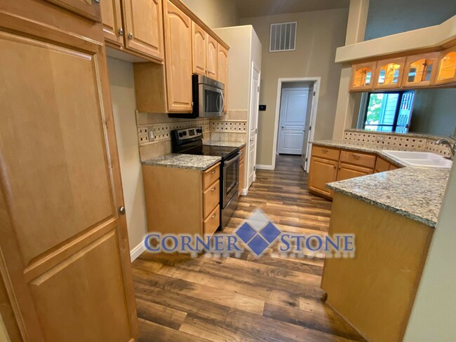 Building Photo - Beautiful Updated Home in Nampa with Offic...