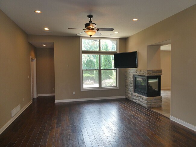 Building Photo - Beautiful Home in Thornbrook