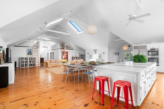 Foto del edificio - 7470 Sound Ave