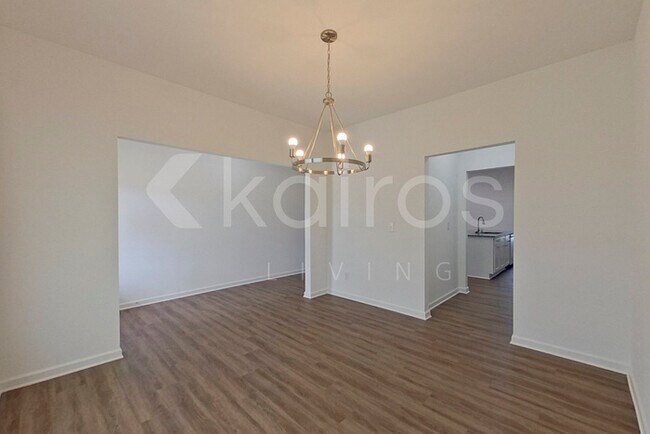 Foto del edificio - 306 Silver Maple Ln