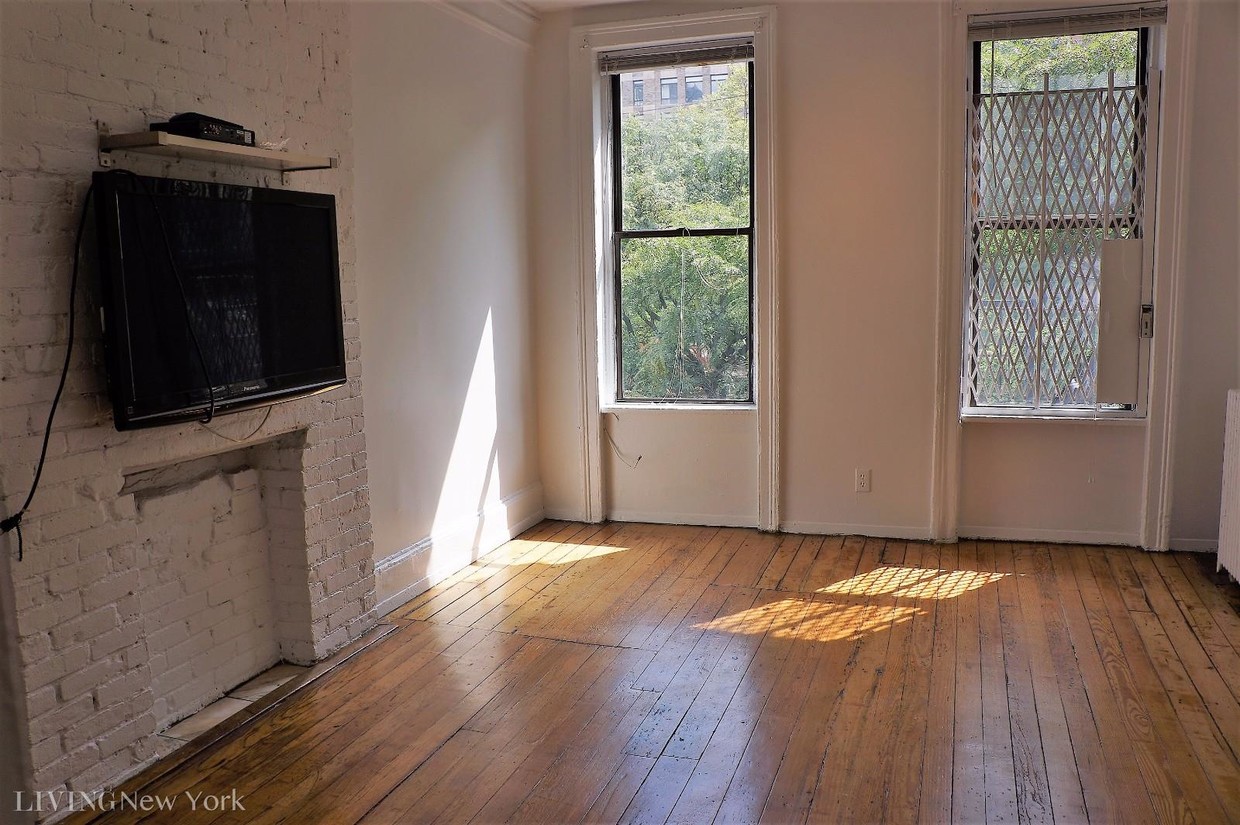 Primary Photo - 451 W 46th St