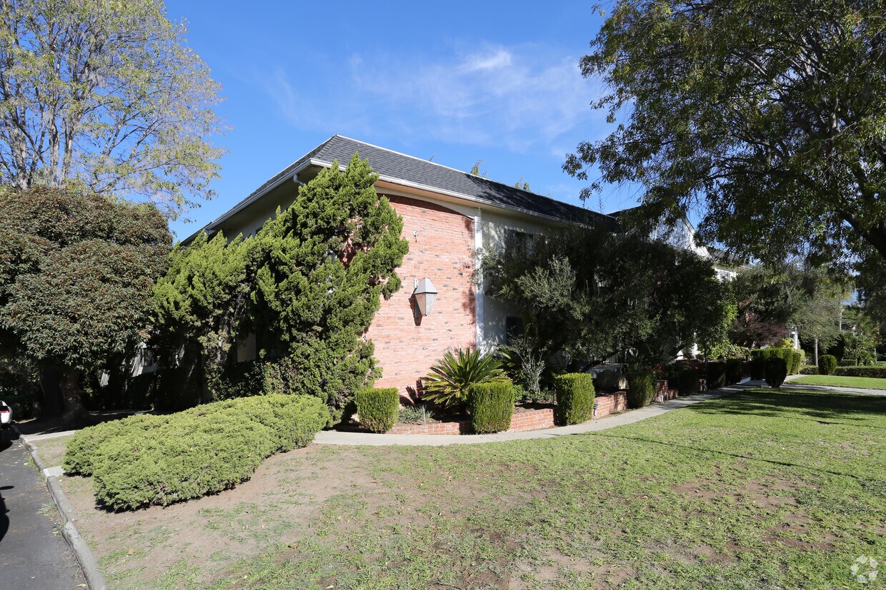 Foto del edificio - 10951 Rose Ave