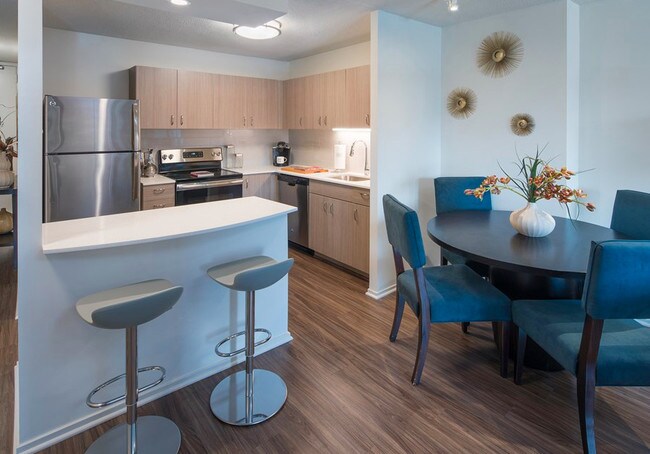 Building Photo - 20 W Division St