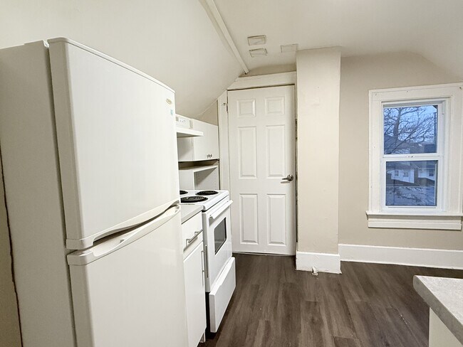 Photo du bâtiment - 1073 Albert Rd