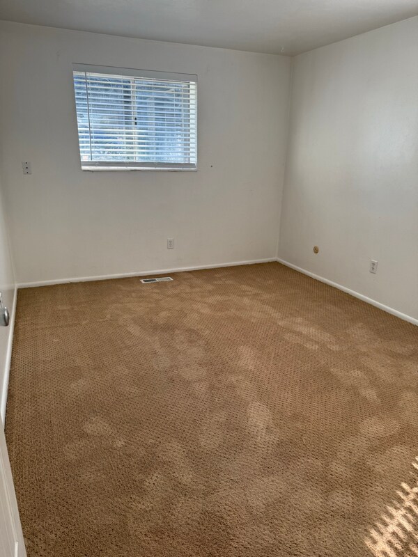 Building Photo - 464 E 1300 S