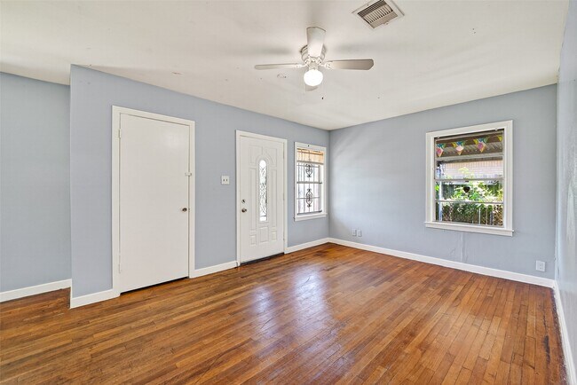Foto del edificio - 5934 Belmark St