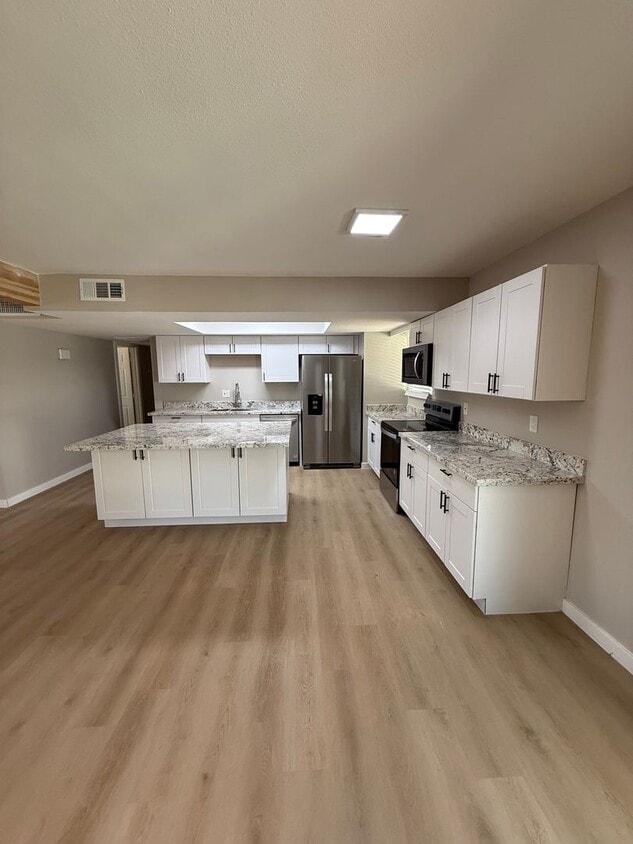 5 Bedroom 3 Bathroom- Mill & Baseline - 5 Bedroom 3 Bathroom- Mill & Baseline