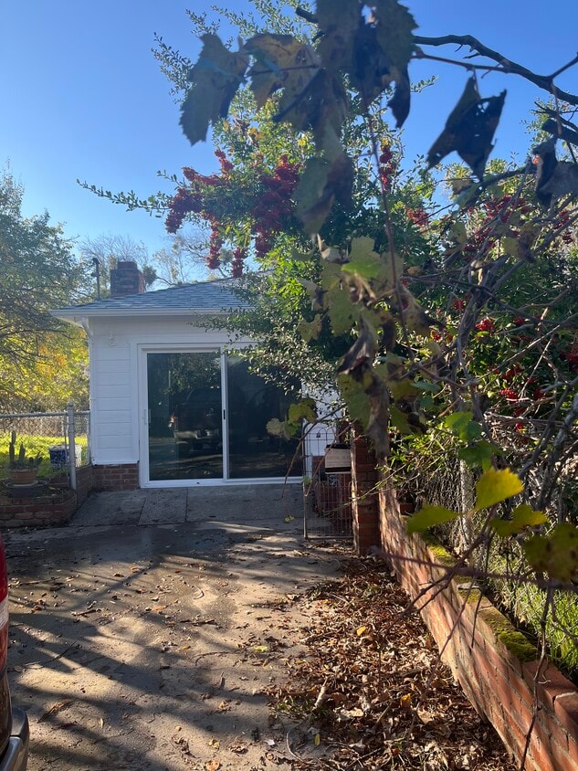 Foto principal - 39A Stark Ln