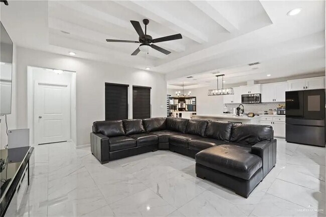 Building Photo - 4104 S Rodman Ln