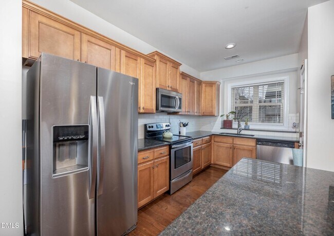 Building Photo - 2816 Piedmont River Way