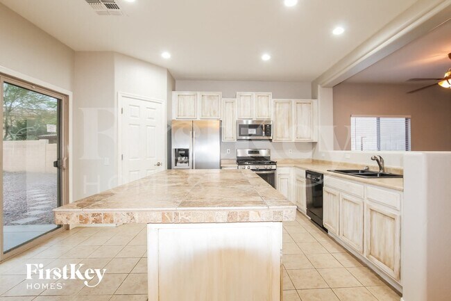 Building Photo - 14210 W Mauna Loa Ln