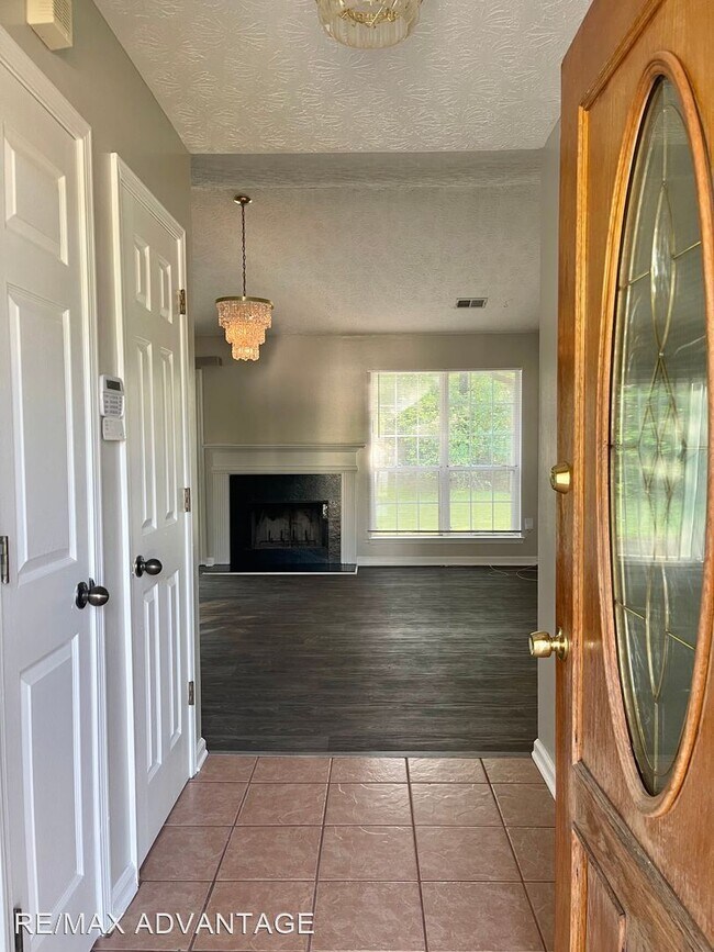 Building Photo - 3 br, 2 bath House - 10410 Iron Gate Ln