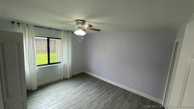 Foto del edificio - 10053 Winding Lake Rd